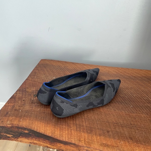 Moving abroad $70 OBO - Rothy’s Point flat in black camo size 6.5 - Picture 3 of 3